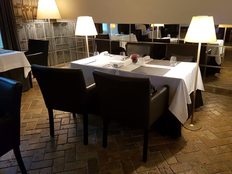 ../Images/HSU,PEI-FEN Poland Amber Room (5).jpg